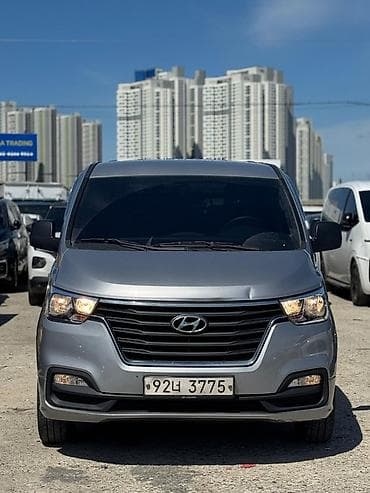 Hyundai Starex: 2020 г., 2.5 л, Автомат, Дизель, Минивэн — 3