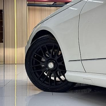 Продажа авто: Mercedes-Benz E-Class: 2009 г., 3.5 л, Автомат, Бензин, Седан — 4