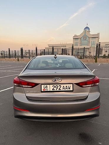 spark 2017: Hyundai Elantra: 2017 г., 2 л, Бензин, Седан — 5