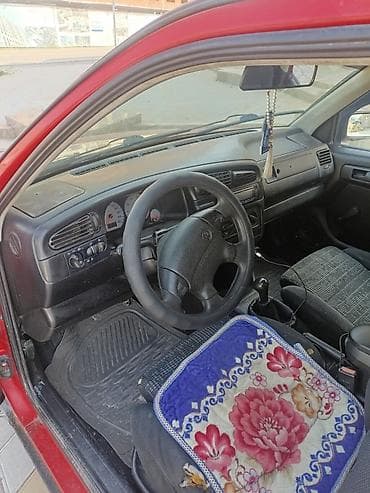 golf 5: Volkswagen Vento: 1992 г., 1.8 л, Механика, Бензин, Седан — 5