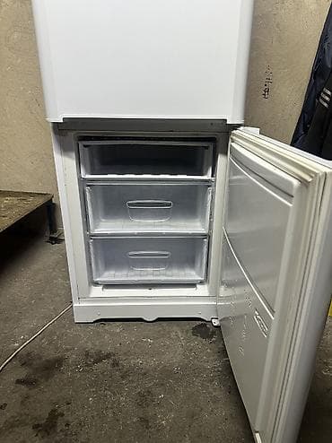 продажа морозильников: Холодильник Indesit, Б/у, Двухкамерный, De frost (капельный), 60 * 185 * 60 — 4