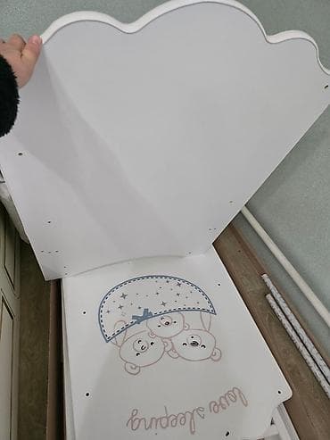 с мебелью: Кровать с матрасом в классическом стиле - Размер спального места — 7
