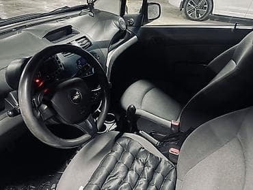 унаа тетиктери: Chevrolet Spark: 2011 г., 1 л, Механика, Бензин, Хетчбек — 4