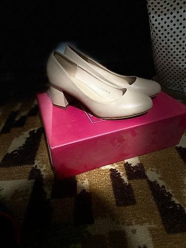 nike dunk low: Надевала 1раз
Состояние 10/10
Токмок — 2