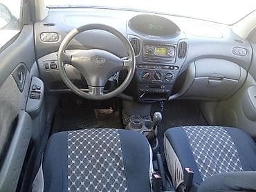 заз продажа: Toyota Yaris Verso: 2001 г., 1.5 л, Ручные, Бензин, Минивэн — 8