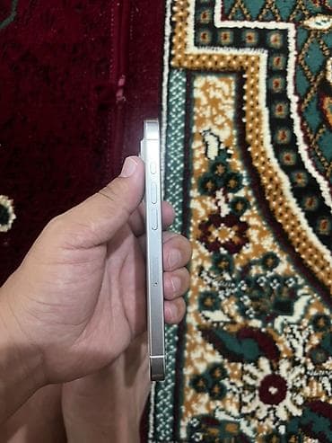 iphone 2g: IPhone 15 Pro, Б/у, Серебристый — 3