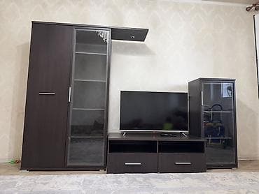 clothes stand: Гостиная стенка с ТВ-тумбой и витринами, цвет венге — 1