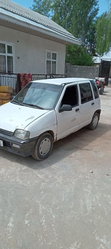 tayota prius 2018: Компактный хэтчбек 5 дверей, белый цвет. Практичный городской — 2