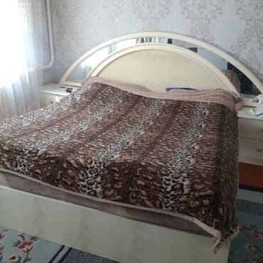 Кургаткычтар: Уктоочу бөлмө гарнитуру, Колдонулган, Эки кишилик керебет, Шкаф, Комод, Өзү алып кетүү — 3