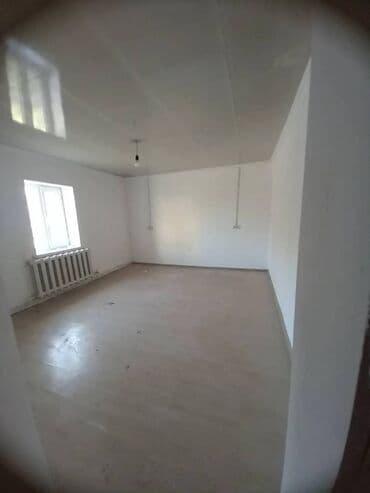 рабочим городок сдаю дом: Кара-Жыгач ж/м по ул.Бакай Сдается 2комн. кв в частном секторе Без — 2