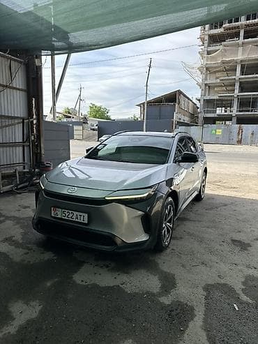 Toyota bZ4X: 2023 г., Электромобиль, Кроссовер — 1