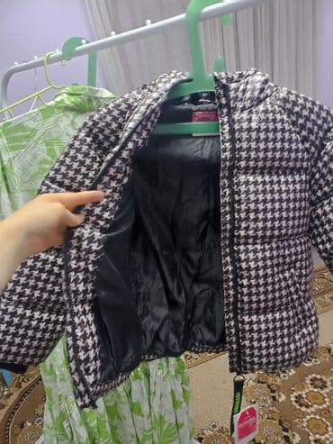 пальто детское демисезонное: На 8 лет,новая фирмы baby go(Россия). Зимняя — 4