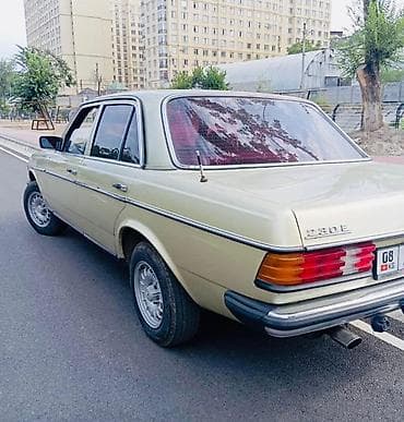 e klass: Mercedes-Benz E-Class: 1982 г., 2 л, Автомат, Бензин, Седан — 3