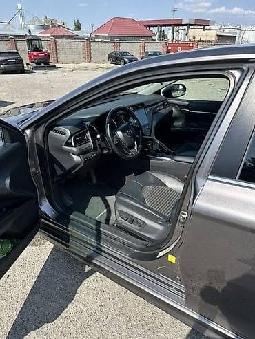 Транспорт: Toyota Camry: 2018 г., 2.5 л, Автомат, Бензин, Седан — 7
