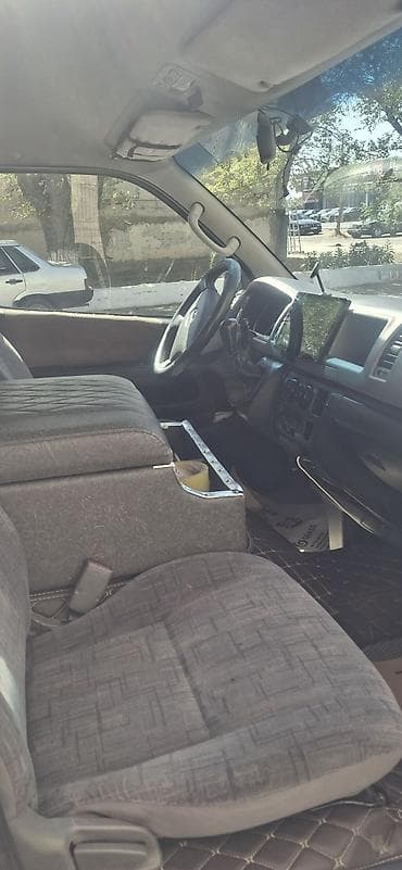 195 65 15 с: Toyota Hiace: 2005 г., Бус — 8