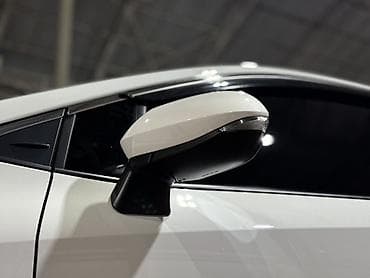 toyota corolla e120: Toyota Corolla: 2025 г., 1.8 л, Гибрид, Седан — 7