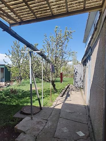 сдаю загородный дом: Продаётся частный дом с участком и хозяйственными постройками. - — 4