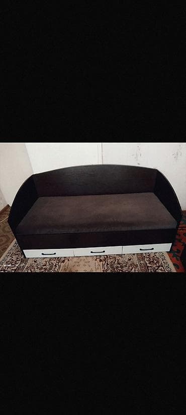 Прямой диван, Б/у