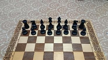 чехол на 7: Продаю шахматы. Шахматы в хорошем состоянии, доска размером 40х40 см — 4