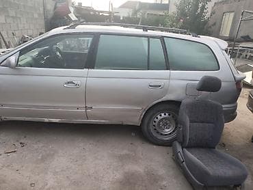 сан ёнг муссо: Toyota Camry Gracia универсал (правый руль), серебристый цвет. Кузов — 3