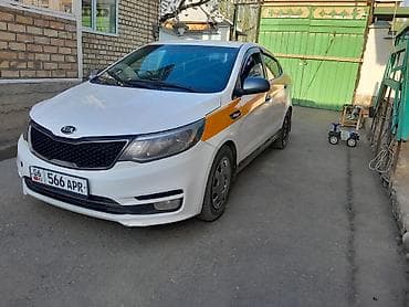 самообслуживания мойка: Kia Rio: 2015 г., 1.4 л, Автомат, Бензин, Седан — 2