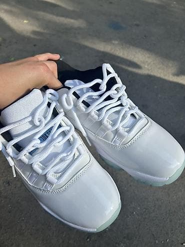 mackbook air: Мужские кроссовки, 41, Air Jordan, Новый, цвет - Белый, Самовывоз — 3