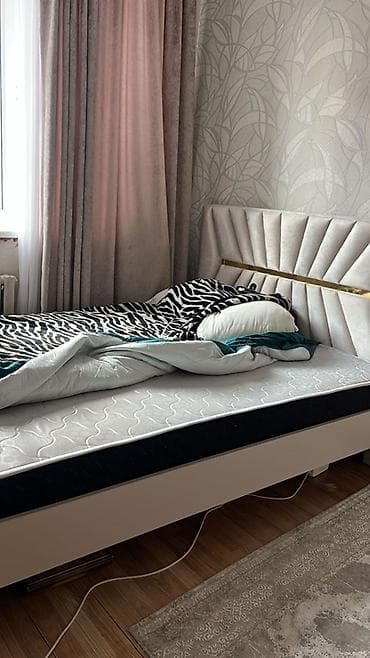 обито: Двуспальная кровать, С мягким изголовьем, длина - 200 см — 3