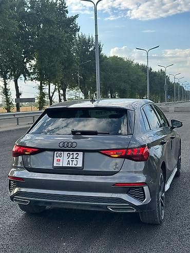 опель астра: Audi A3: 2023 г., 1.5 л, Автомат, Бензин, Хэтчбэк — 4