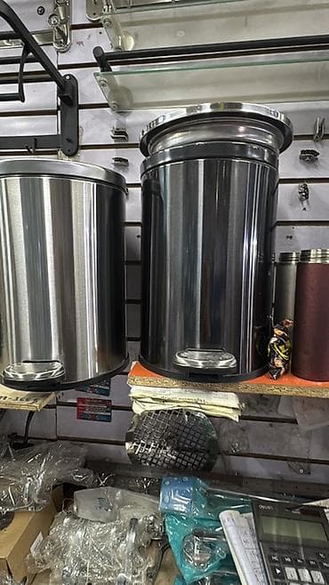 silver kitchen: Педальные урны из нержавеющей стали для кухни, ванной и офиса. - — 1