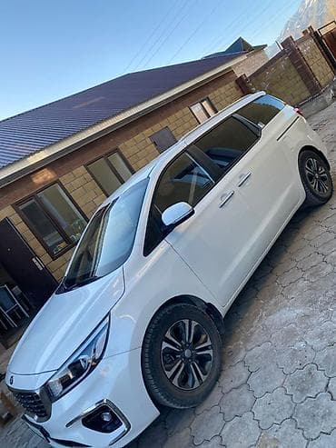 sprinter 4x4: Kia Carnival: 2018 г., 2.2 л, Автомат, Дизель, Минивэн — 6