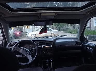 step rf3: Volkswagen Vento: 1994 г., Механика, Бензин, Седан — 4
