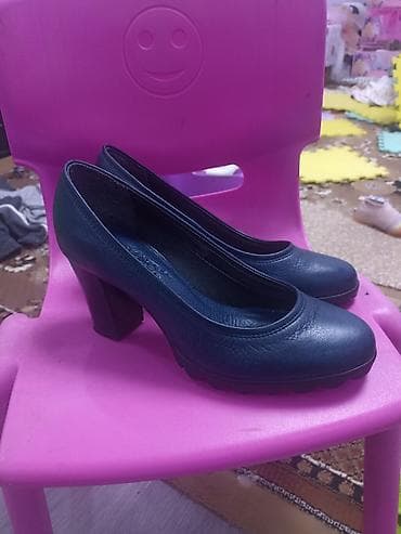 Women's Sneakers and athletic shoes: Туфли — 1