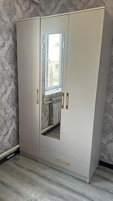 фас: Трёхдверный шкаф для одежды, белый цвет, лаконичный современный — 3