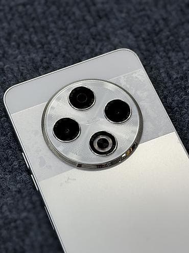 Tecno Spark 30, Колдонулган, 256 ГБ, түсү - Ак, 2 SIM
