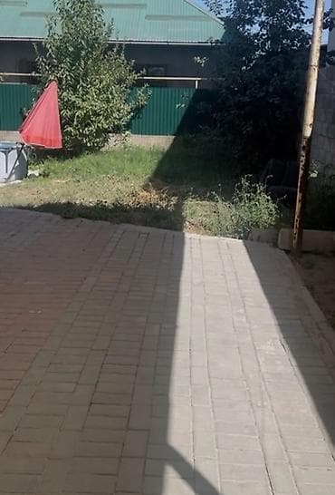 30: Ак тилек улица Елебесова рядом ТЦ Глобус 2 комната Аристон Площадь — 1