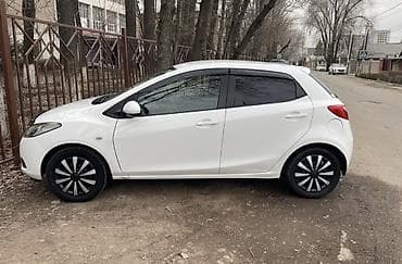 bmw 525 e60: Mazda Demio: 2007 г., 1.3 л, Автомат, Бензин, Хэтчбэк — 3