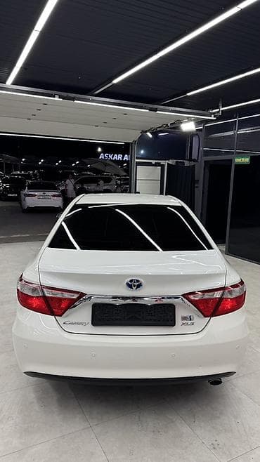 Toyota Camry: 2017 г., 2.5 л, Автомат, Гибрид, Седан — 5