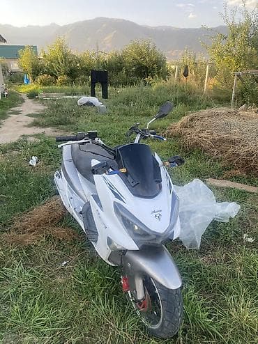 мото ролик: Не на ходу пробег 3500 150 куб искра есть не знаю почему не — 3
