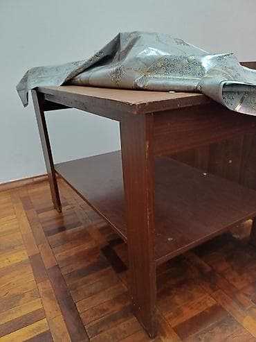Журнальные столы: Журнальный/рабочий стол из ЛДСП диван, 2кресло нужен ремонт - — 2