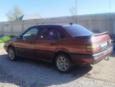 Продажа авто: Volkswagen Passat: 1989 г., Седан — 2