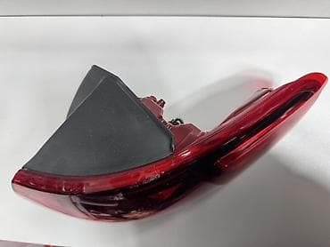 cadillac escalade: Задний фонарь (правый задний наружный ) для Kia Sorento — 2