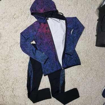 спортивное оборудование: Спортивный костюм отличного качества (Турция) Состояние новый. Размер — 3