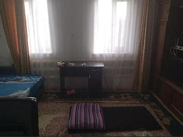 Дома: 🏡 Продаётся уютный 4-комнатный дом в ж/м Ак-Босого! 🌿 Площадь участка — 5