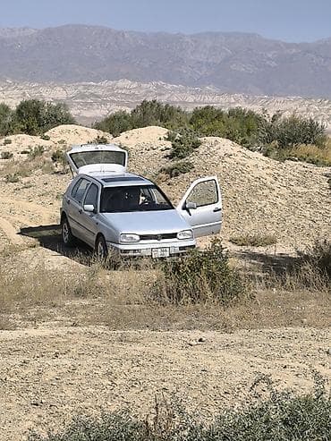 Volkswagen Golf: 1997 г., 2 л, Механика, Бензин, Хэтчбэк