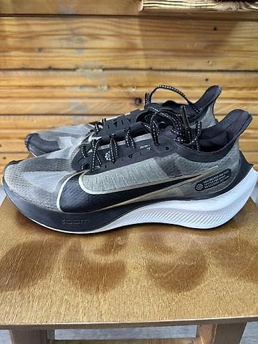 Мужские кроссовки, 42, Nike, Б/у, цвет - Серый at lalafo.kg Мужские кроссовки, 42, Nike, Б/у, цвет - Серый