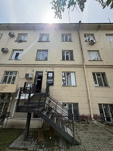 сокулук кинотеатр: Продажа офисов 80 м², С ремонтом, Без мебели, Многоэтажное здание, 1 этаж — 2