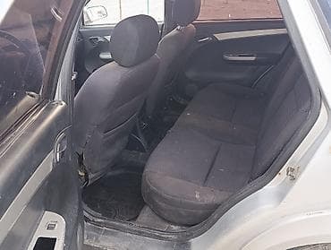 Унаа: Toyota Corolla: 2010 г., 1.8 л, Кол менен иштөөчү, Бензин, Седан — 9