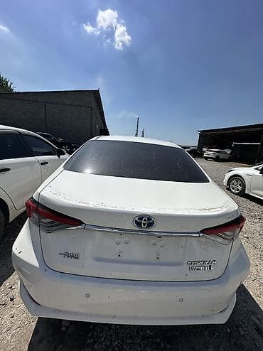 levin: Toyota Corolla: 2022 г., 1.8 л, Автомат, Гибрид, Седан — 2