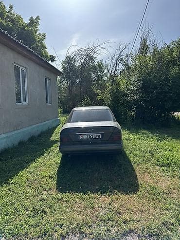 Унаа сатуу: Mercedes-Benz W124: 1994 г., 2 л, Кол менен иштөөчү, Бензин, Седан — 4