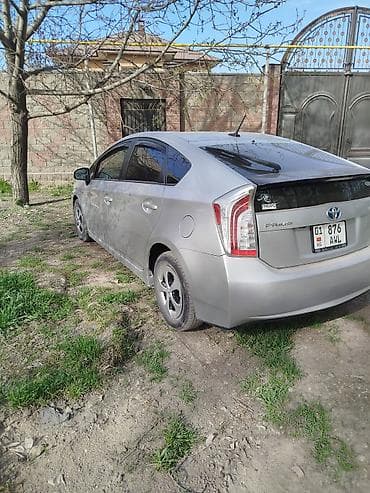 mini kuper: Toyota Prius: 2012 г., Вариатор, Гибрид, Лифтбек — 2